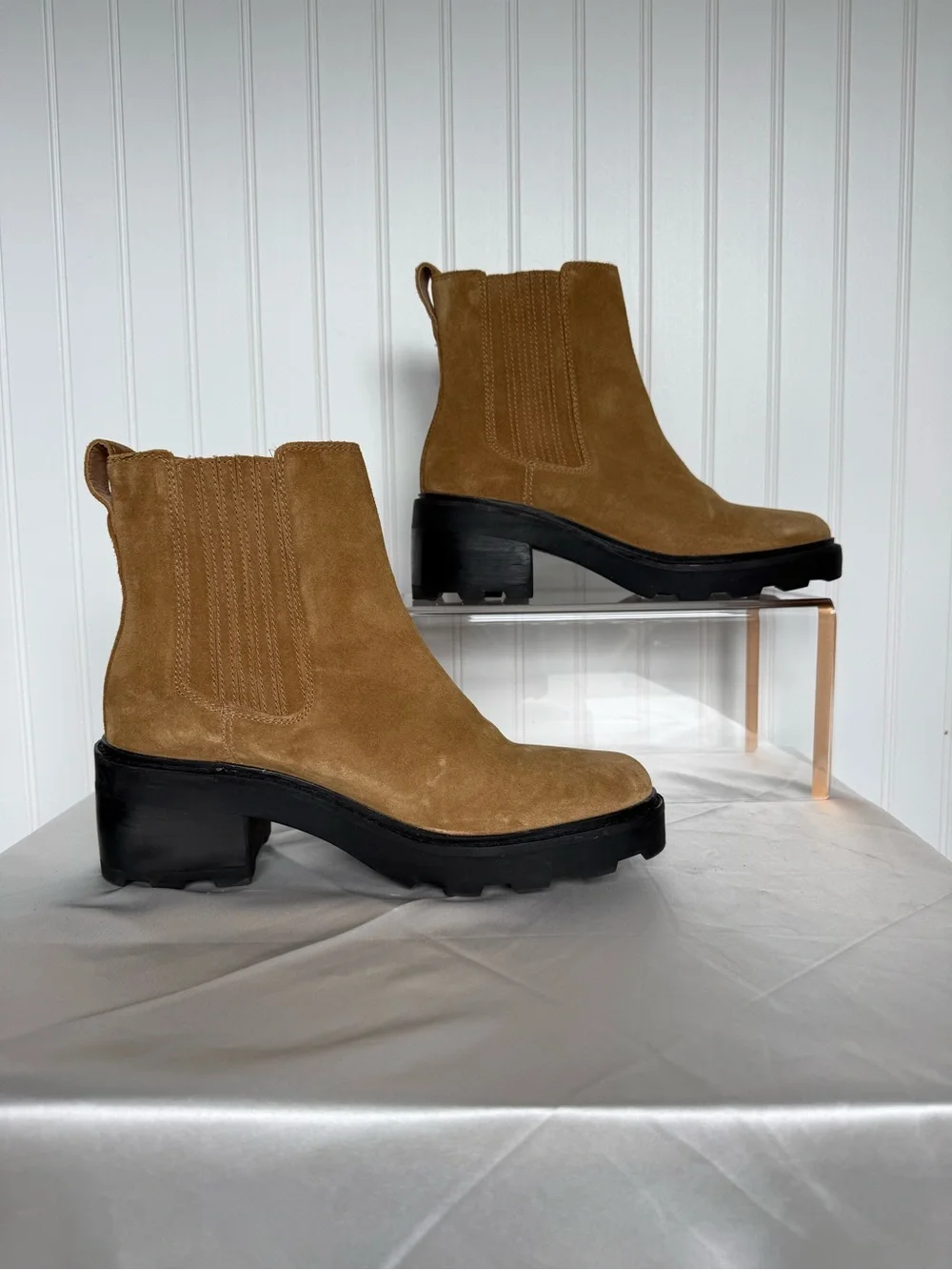 Madewell Tan Suede Lug Sole Chelsea Ankle Boots Block Heel Size 10.5